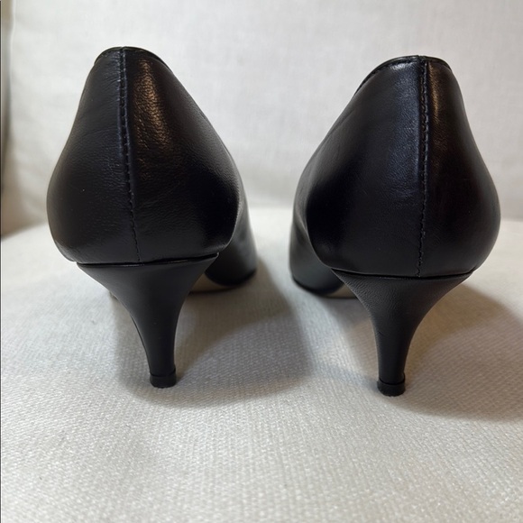 Vera Pelle Size 7  Black Pointed Toe Heels - Picture 5 of 9